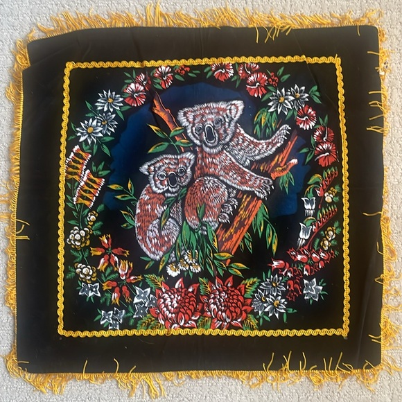 Brand New Vintage Hand Painted Velvet Koala Tapestry Pillow Case or Wall Hanging - Picture 2 of 10